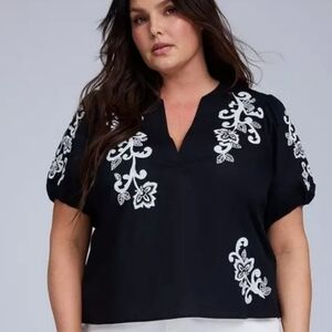 Belle Isle Torrid Embroidered Puff Sleeve Top 4X 26 Black White Boho Cottagecore